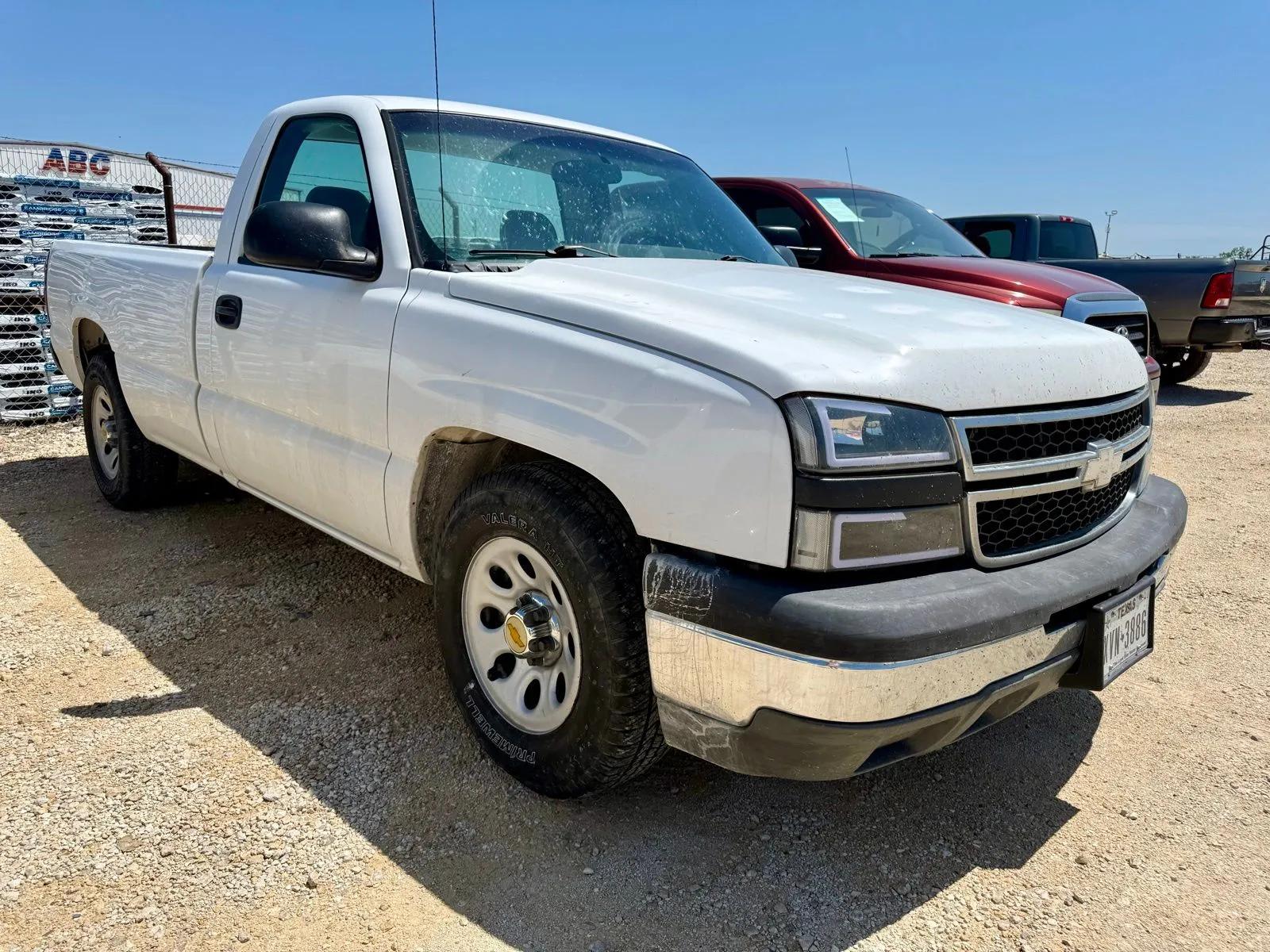chevrolet silverado 1500 2007 1GCEC14X07Z142798 image chevrolet silverado 1500 2007 1GCEC14X07Z142798 image